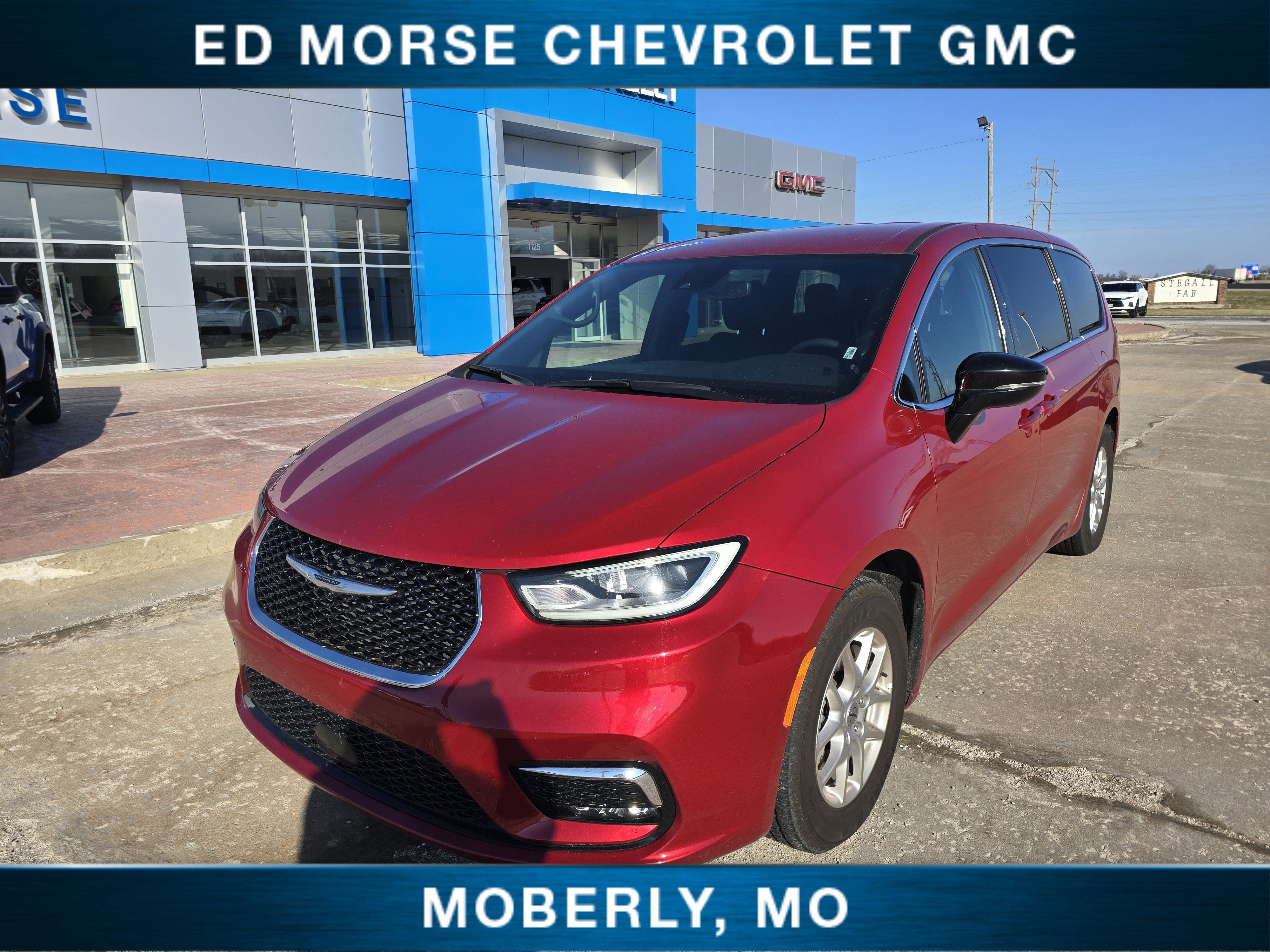 2025 Chrysler Pacifica Select