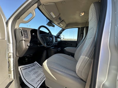 2024 Chevrolet Express Passenger 2500 1LT