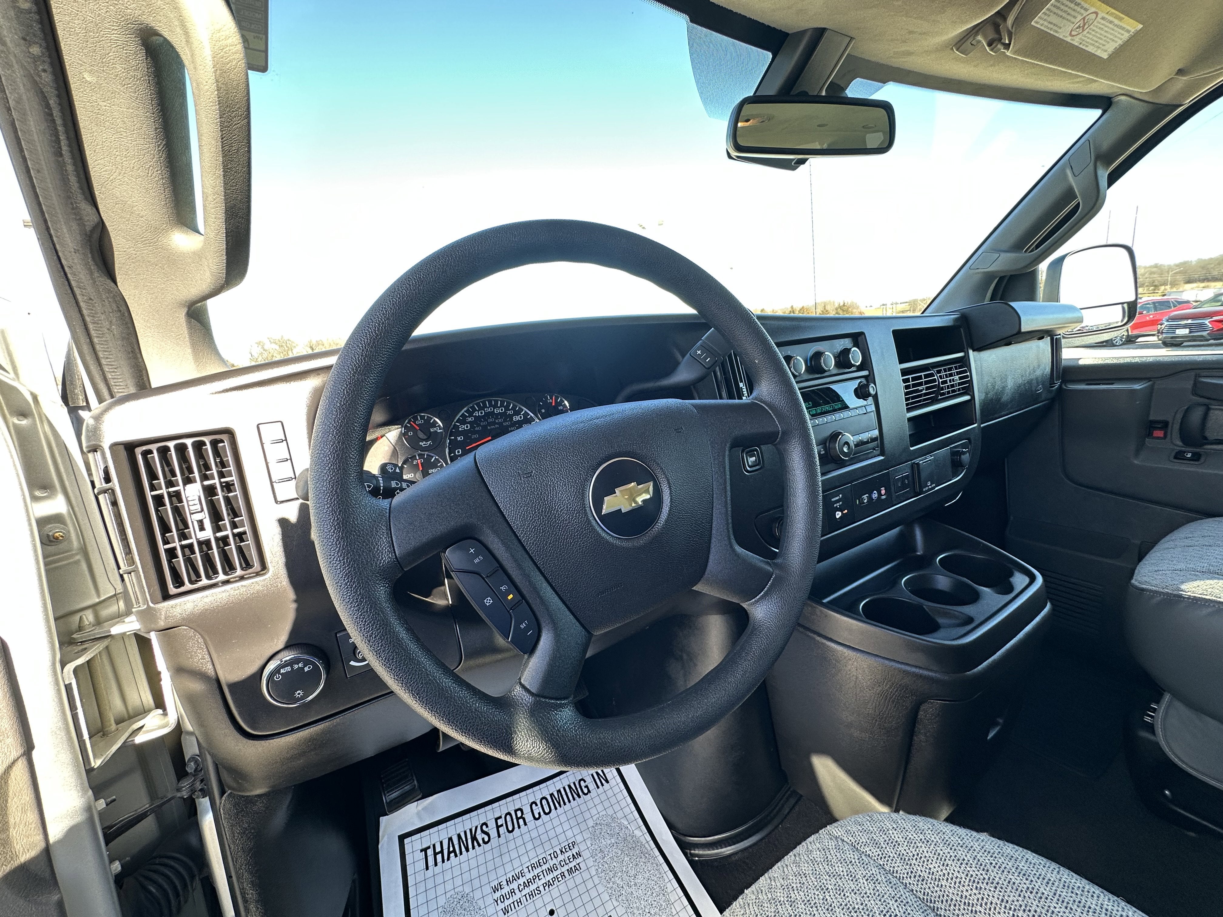 2024 Chevrolet Express Passenger 2500 1LT