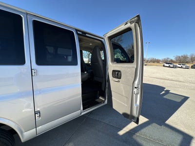 2024 Chevrolet Express Passenger 2500 1LT