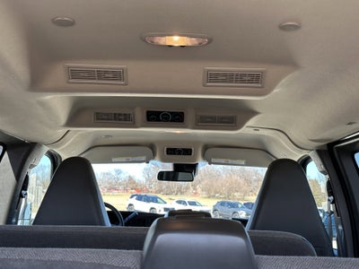 2024 Chevrolet Express Passenger 2500 1LT