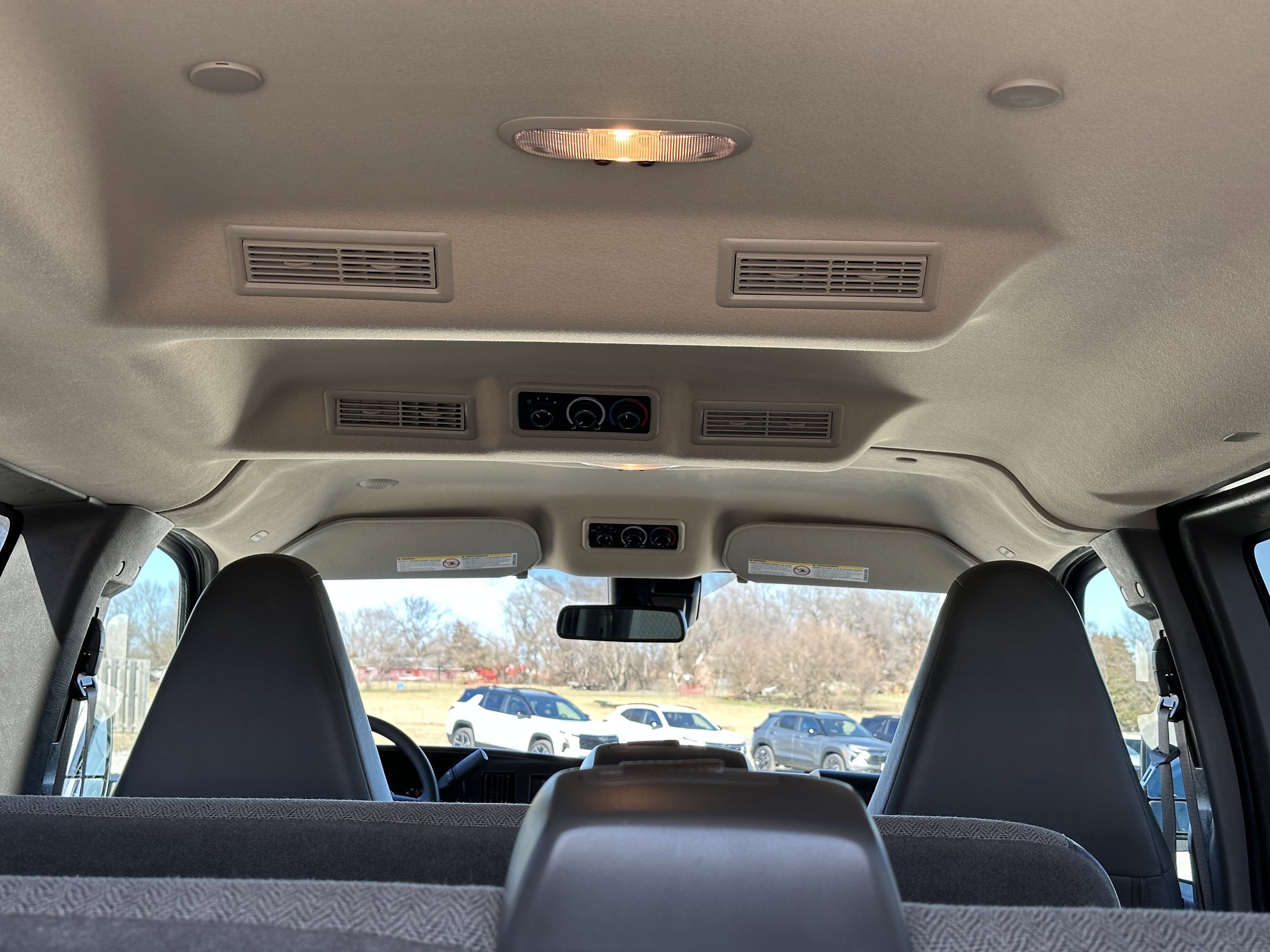 2024 Chevrolet Express Passenger 2500 1LT