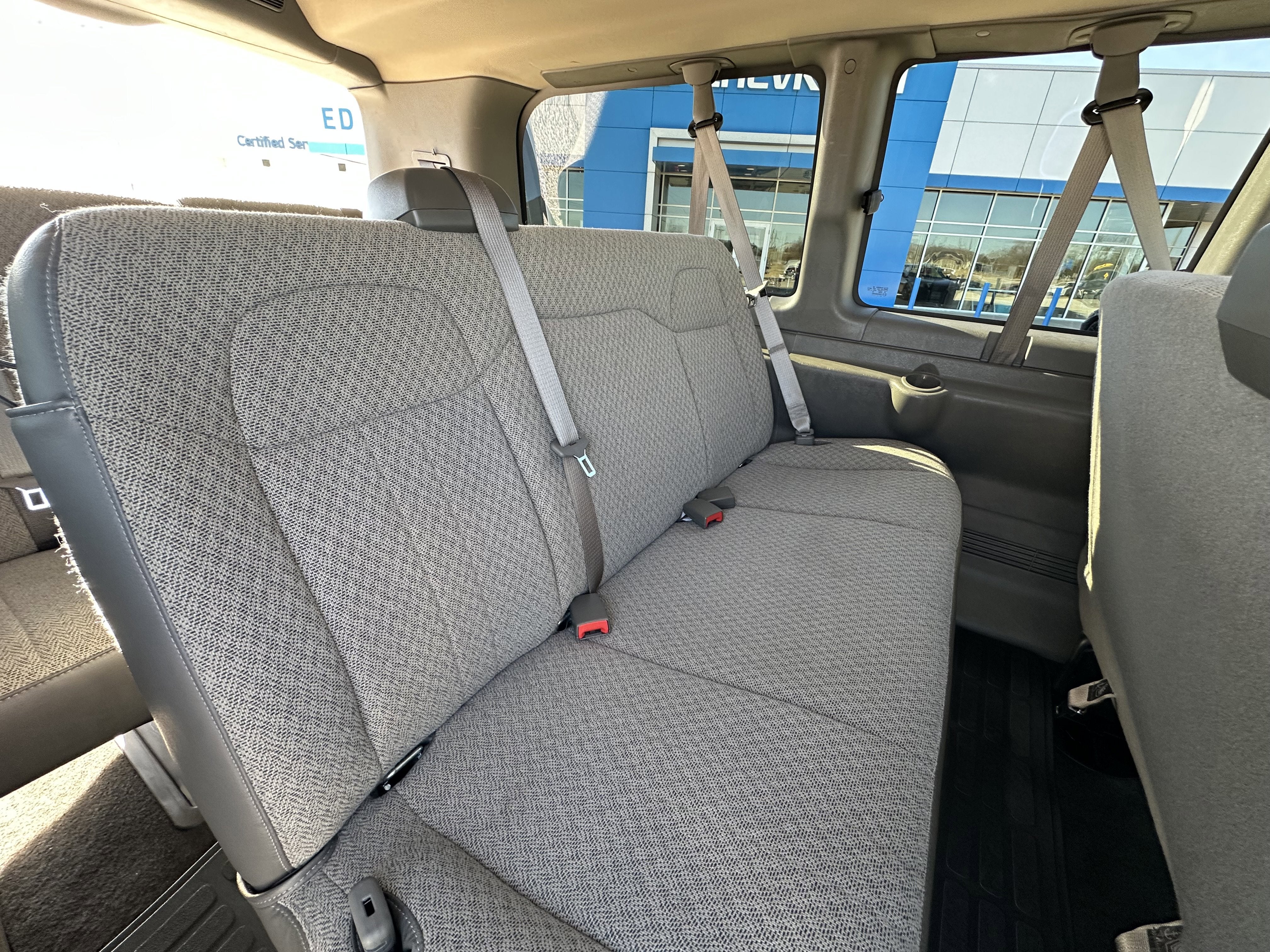 2024 Chevrolet Express Passenger 2500 1LT