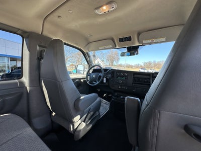 2024 Chevrolet Express Passenger 2500 1LT