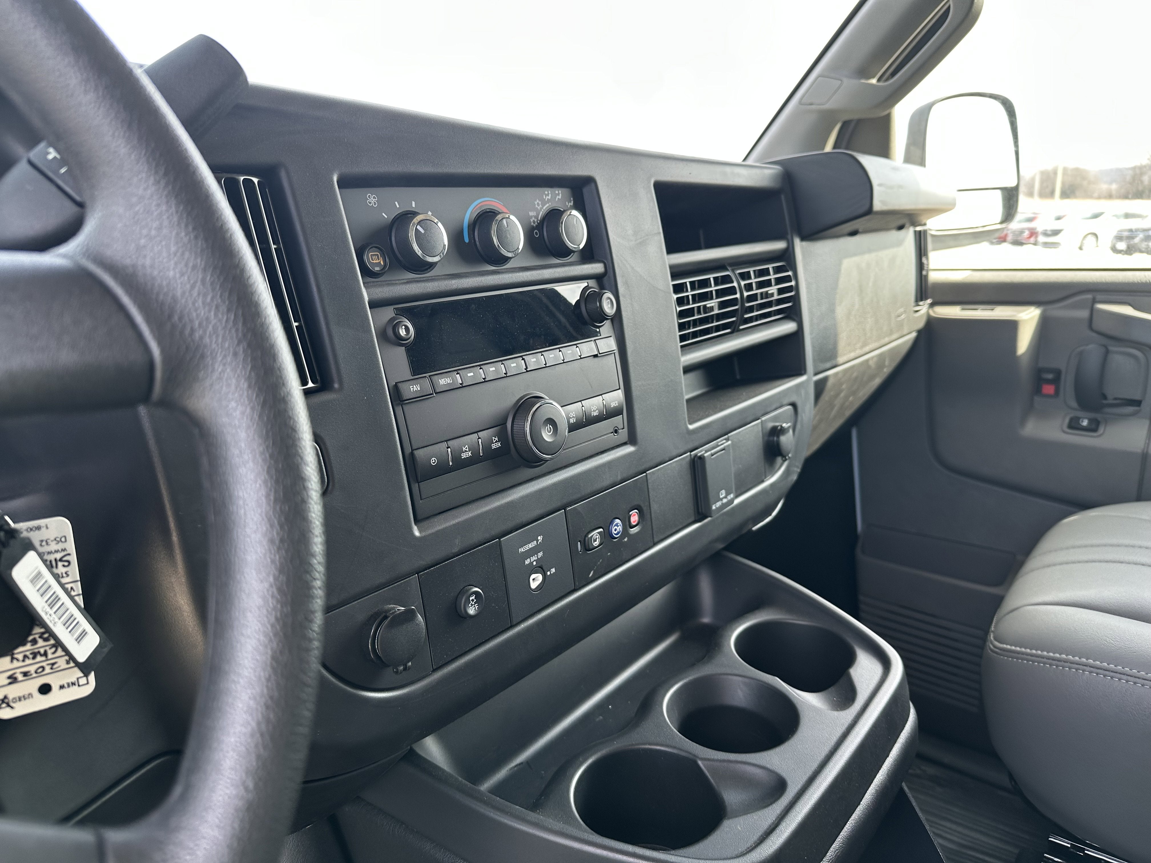 2025 Chevrolet Express Cargo WT