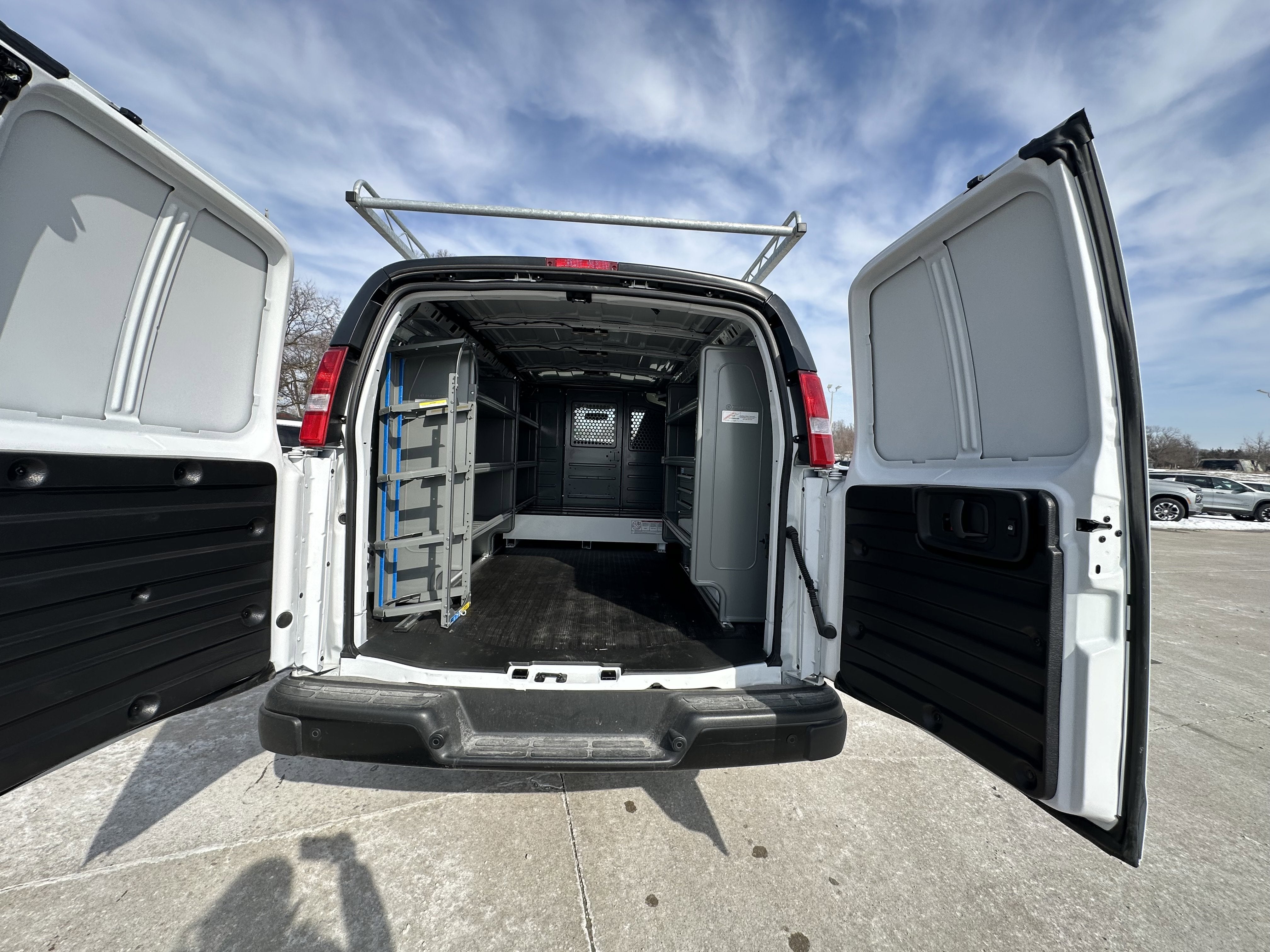 2025 Chevrolet Express Cargo WT