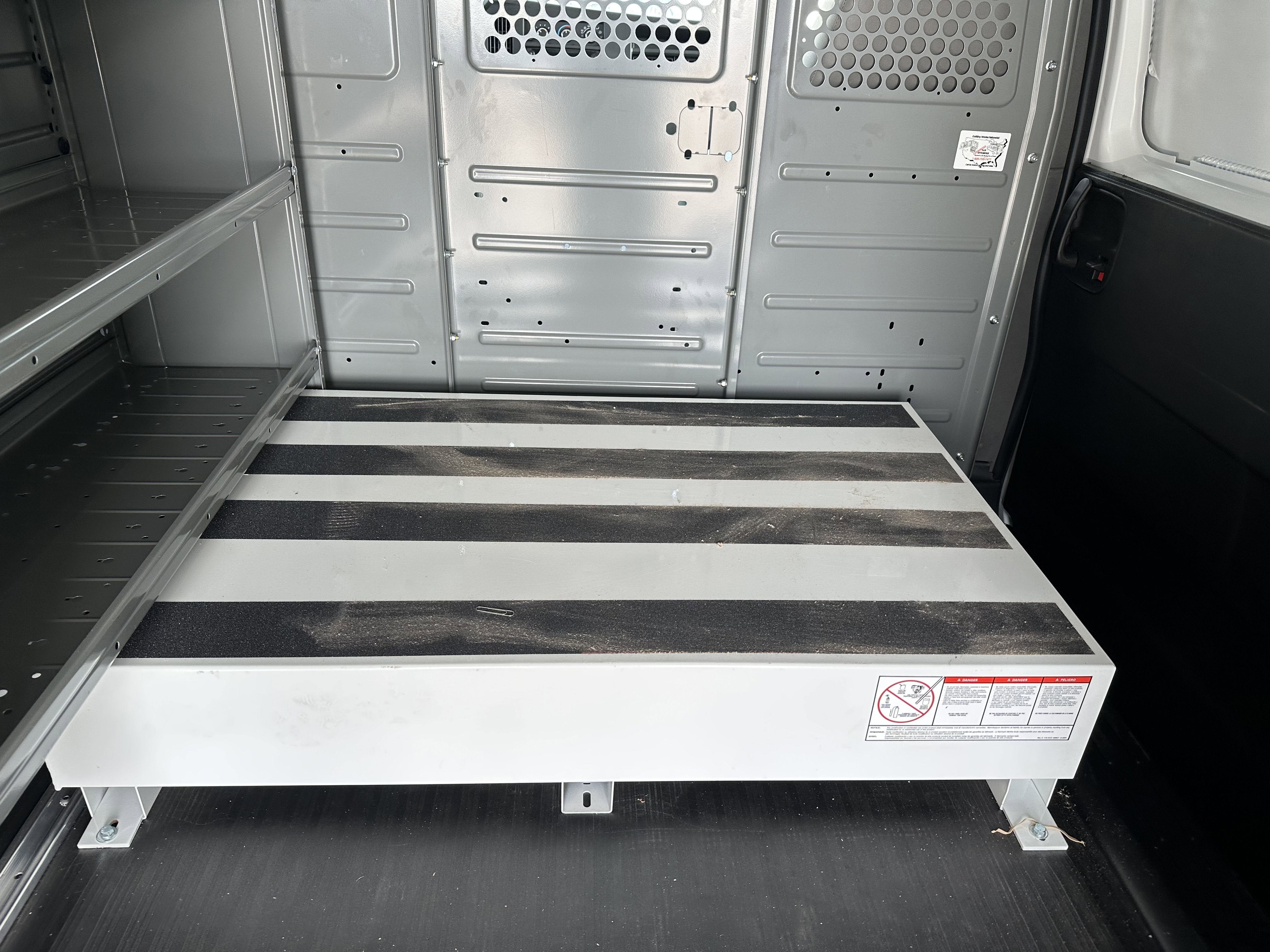 2025 Chevrolet Express Cargo WT