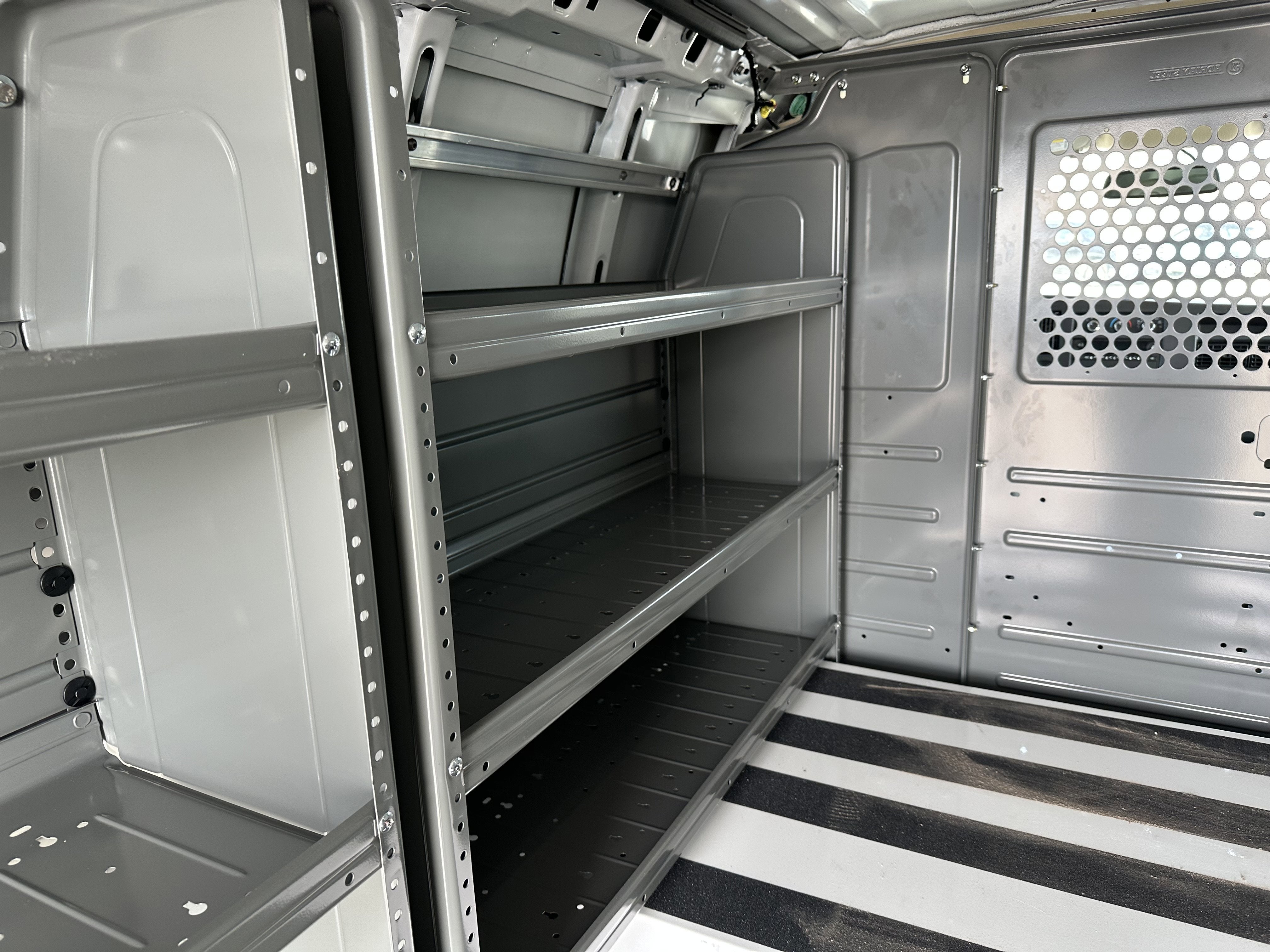 2025 Chevrolet Express Cargo WT