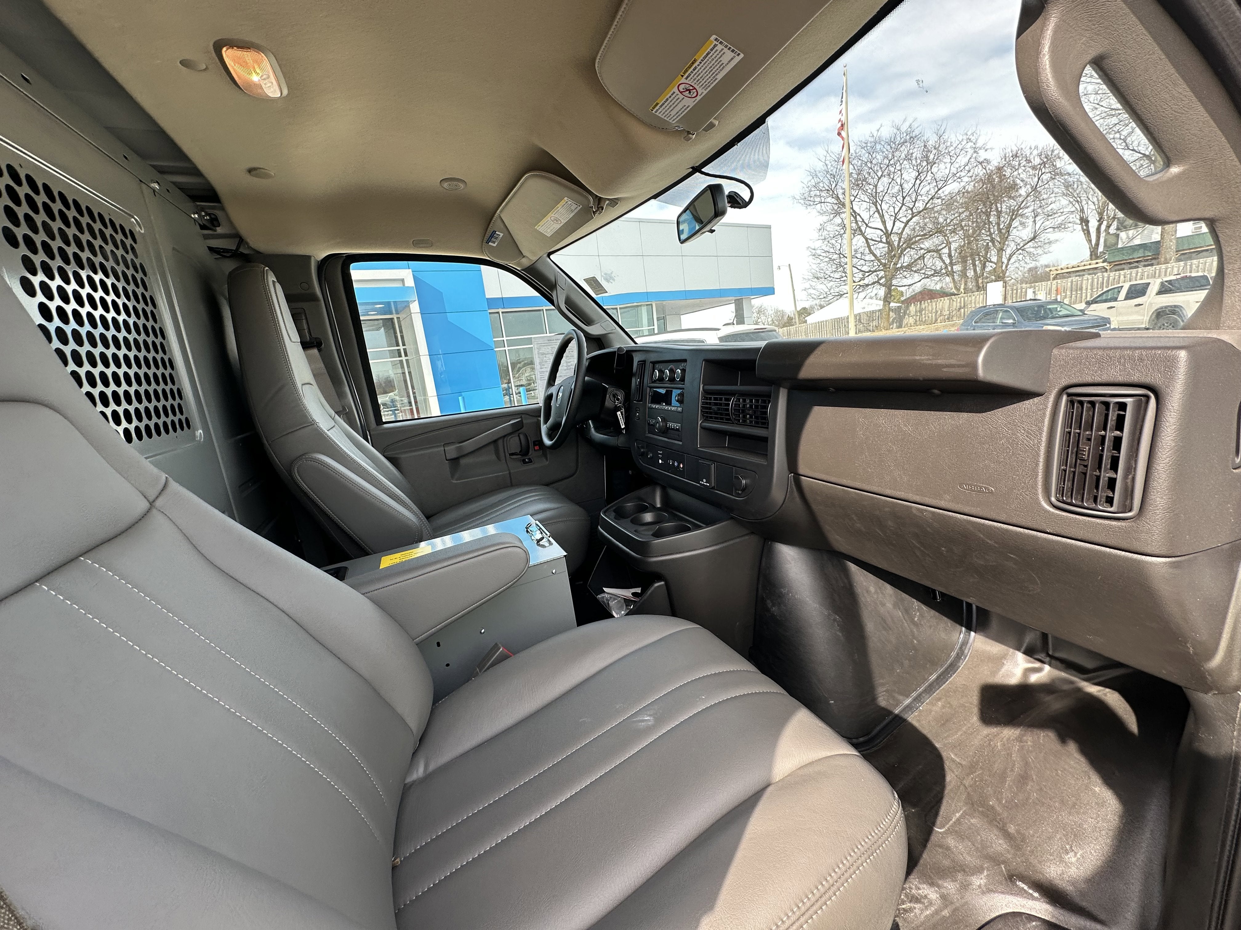 2025 Chevrolet Express Cargo WT