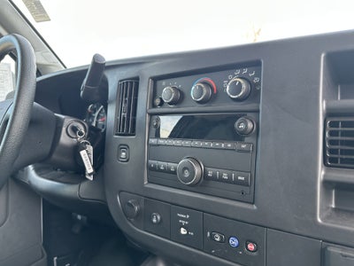 2025 Chevrolet Express Cargo WT