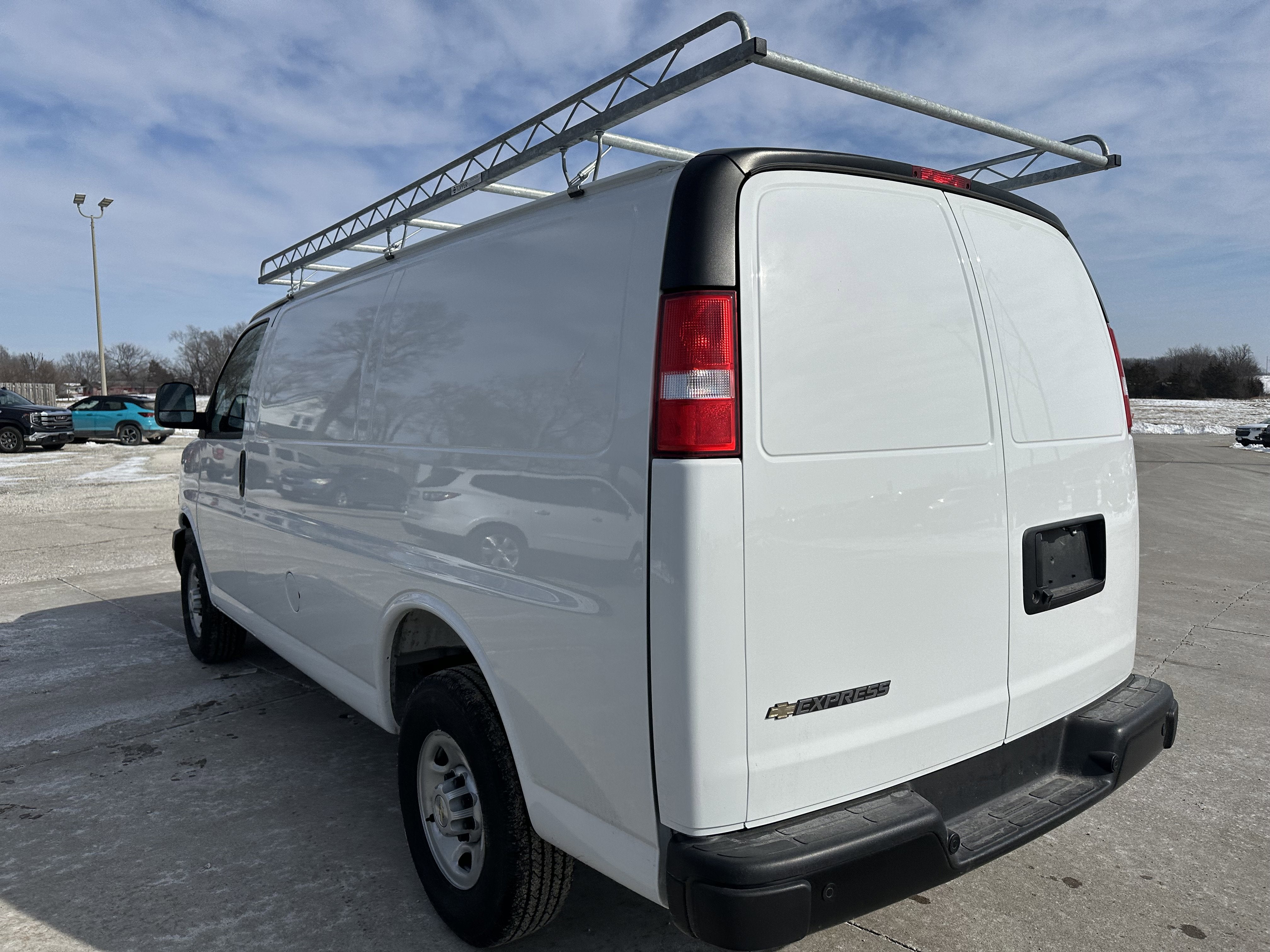 2025 Chevrolet Express Cargo WT
