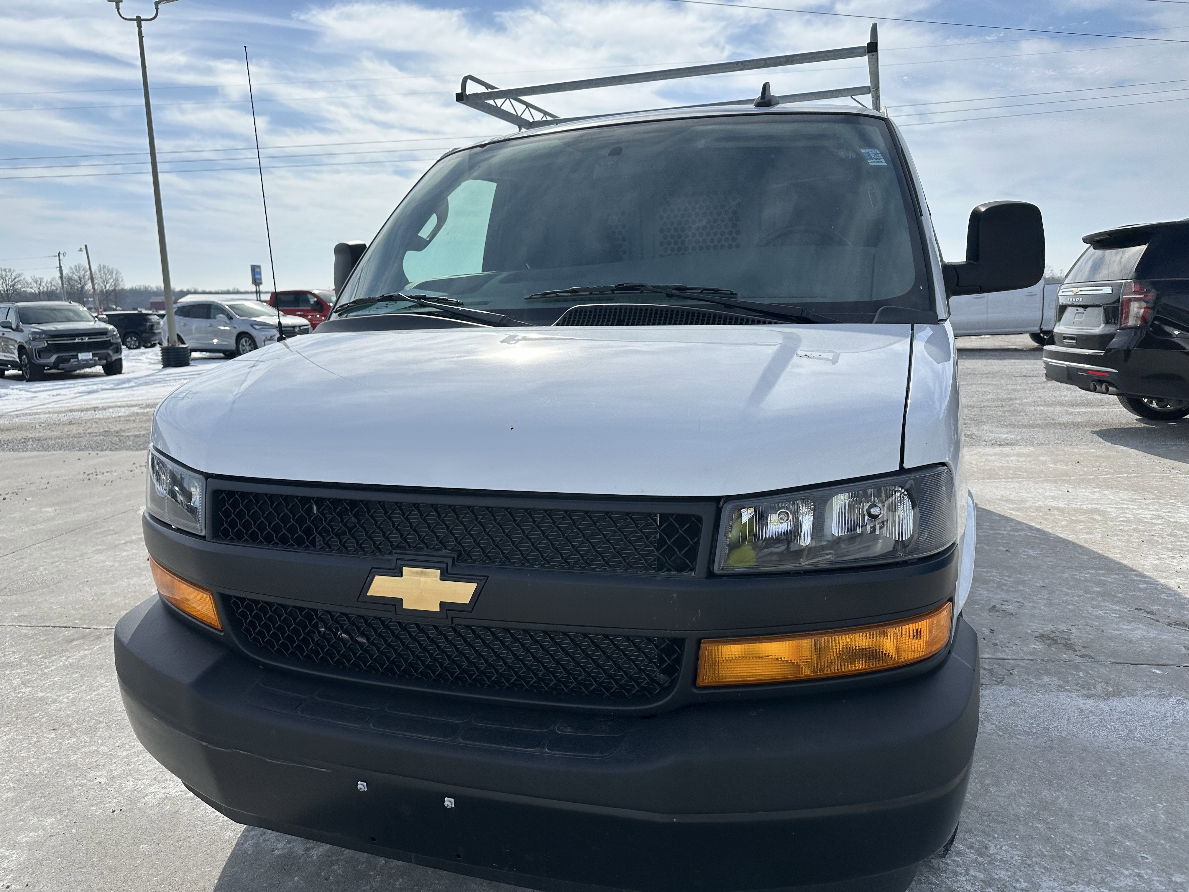 2025 Chevrolet Express Cargo WT