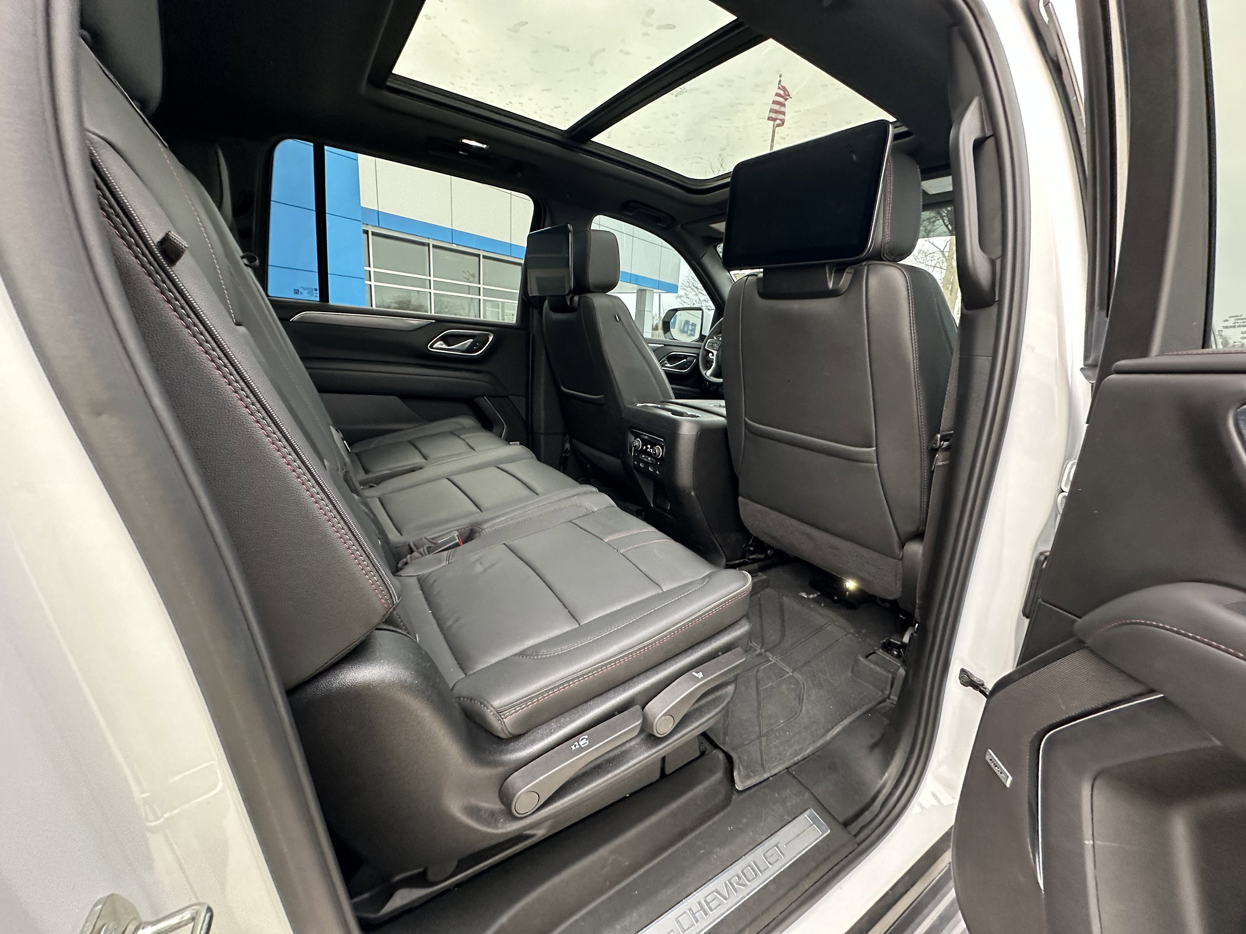 2024 Chevrolet Suburban RST