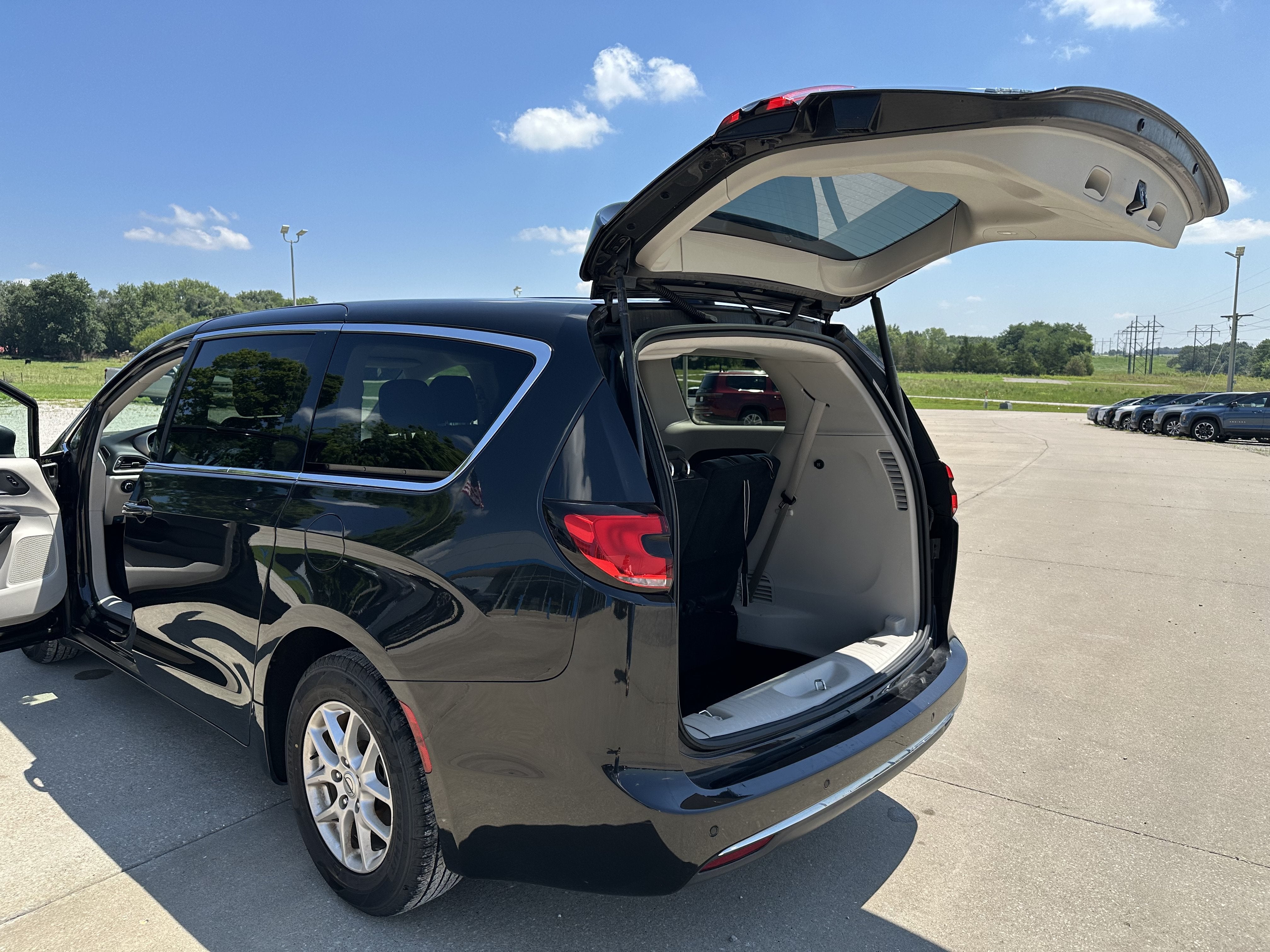 2023 Chrysler Pacifica Touring L