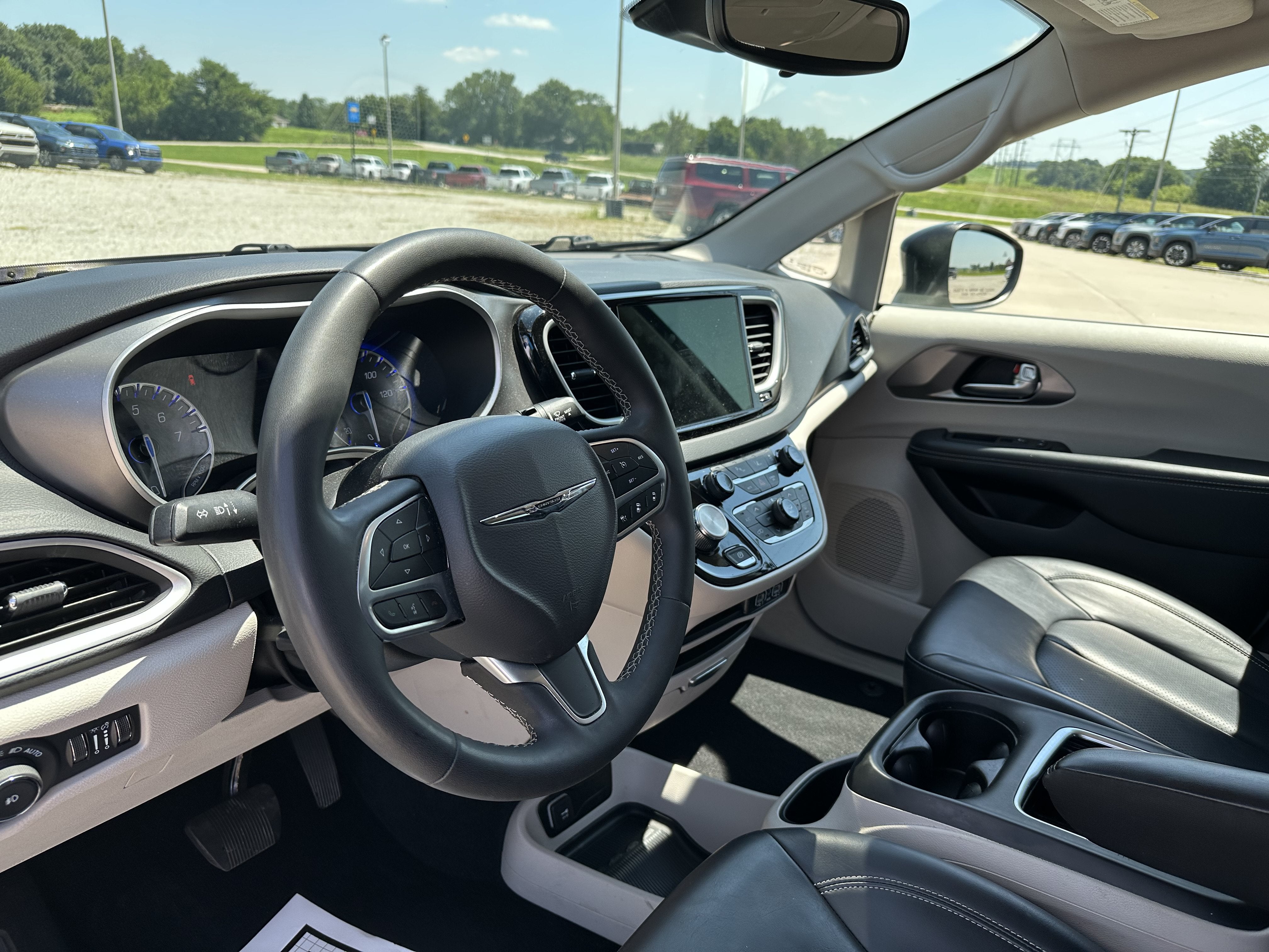 2023 Chrysler Pacifica Touring L