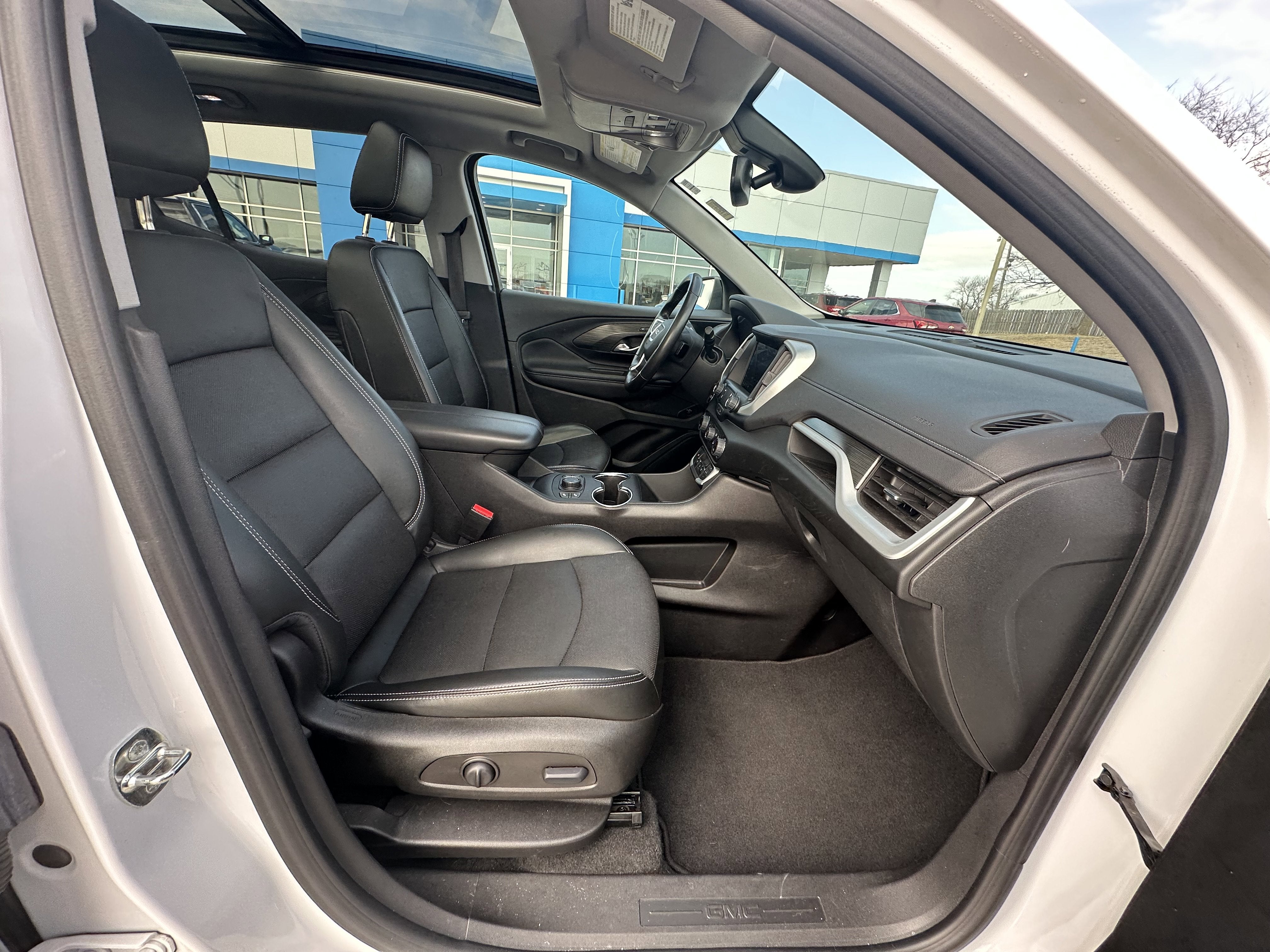 2022 GMC Terrain SLT