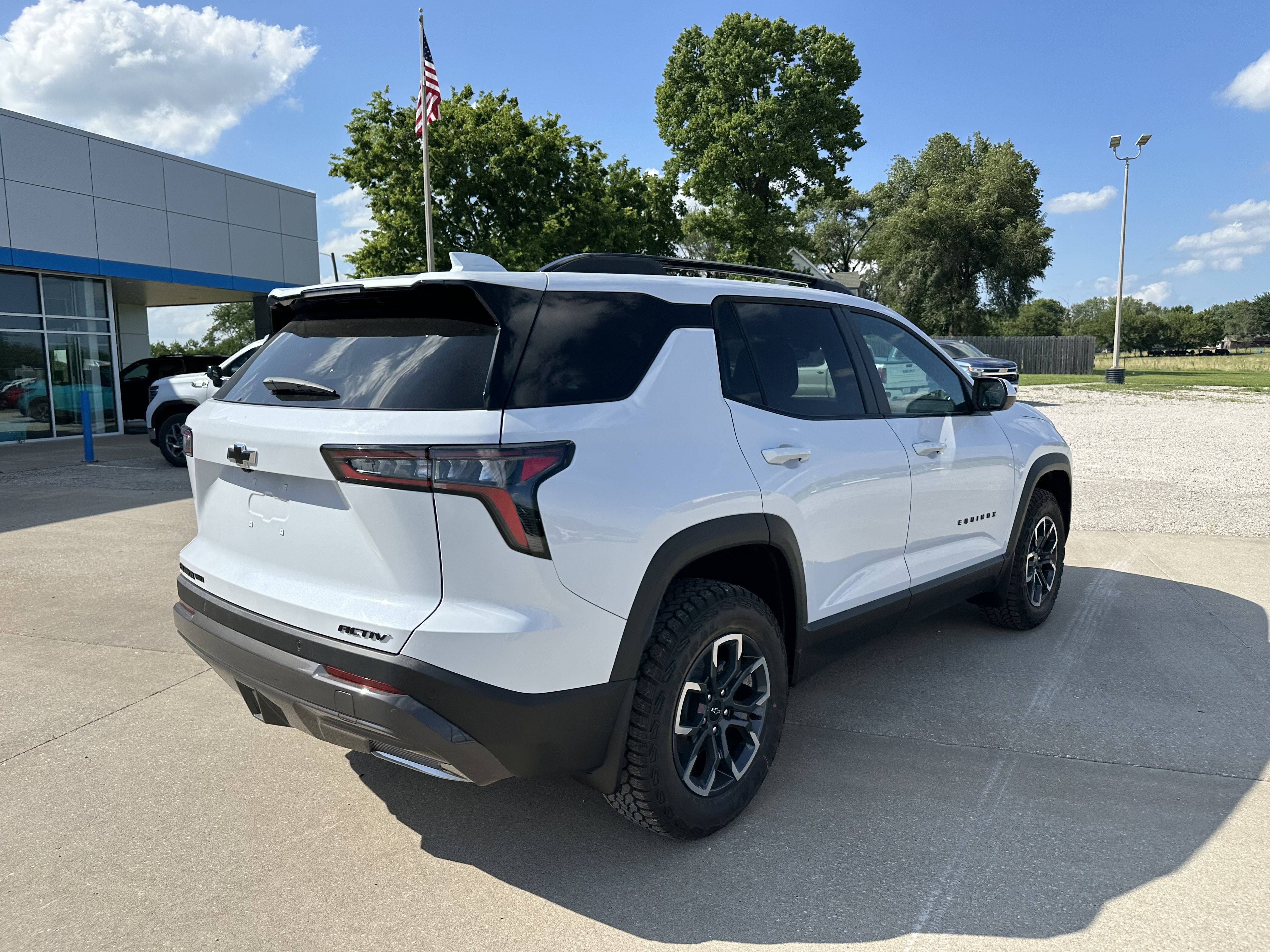 2027 Chevrolet Equinox AWD ACTIV