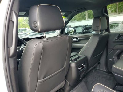 2025 GMC Yukon Elevation