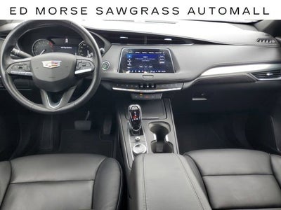 2022 Cadillac XT4 Premium Luxury