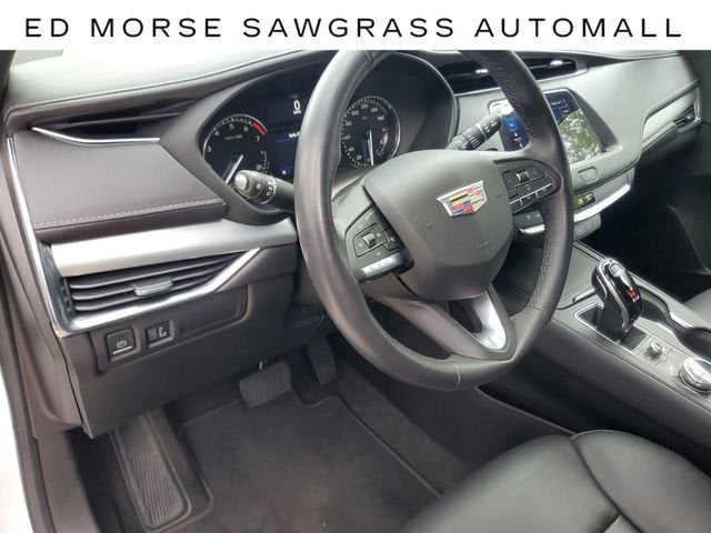 2022 Cadillac XT4 Premium Luxury