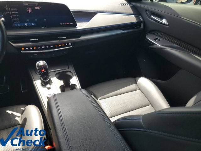 2024 Cadillac XT4 Sport