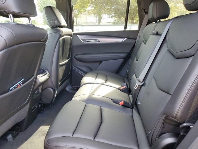 2025 Cadillac XT6 Luxury