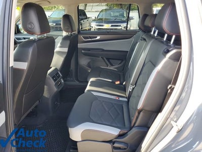 2024 Volkswagen Atlas 2.0T Peak Edition SEL