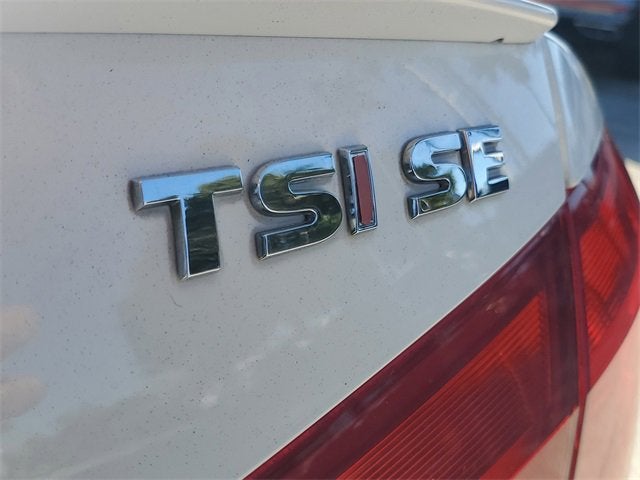 2015 Volkswagen Passat 1.8T SE