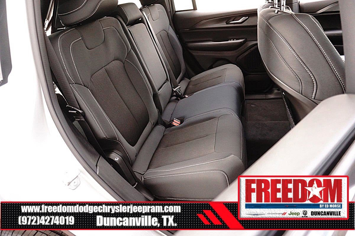 2026 Jeep Grand Cherokee Laredo X