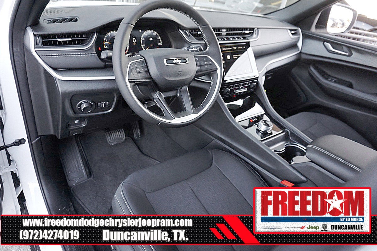 2026 Jeep Grand Cherokee Laredo