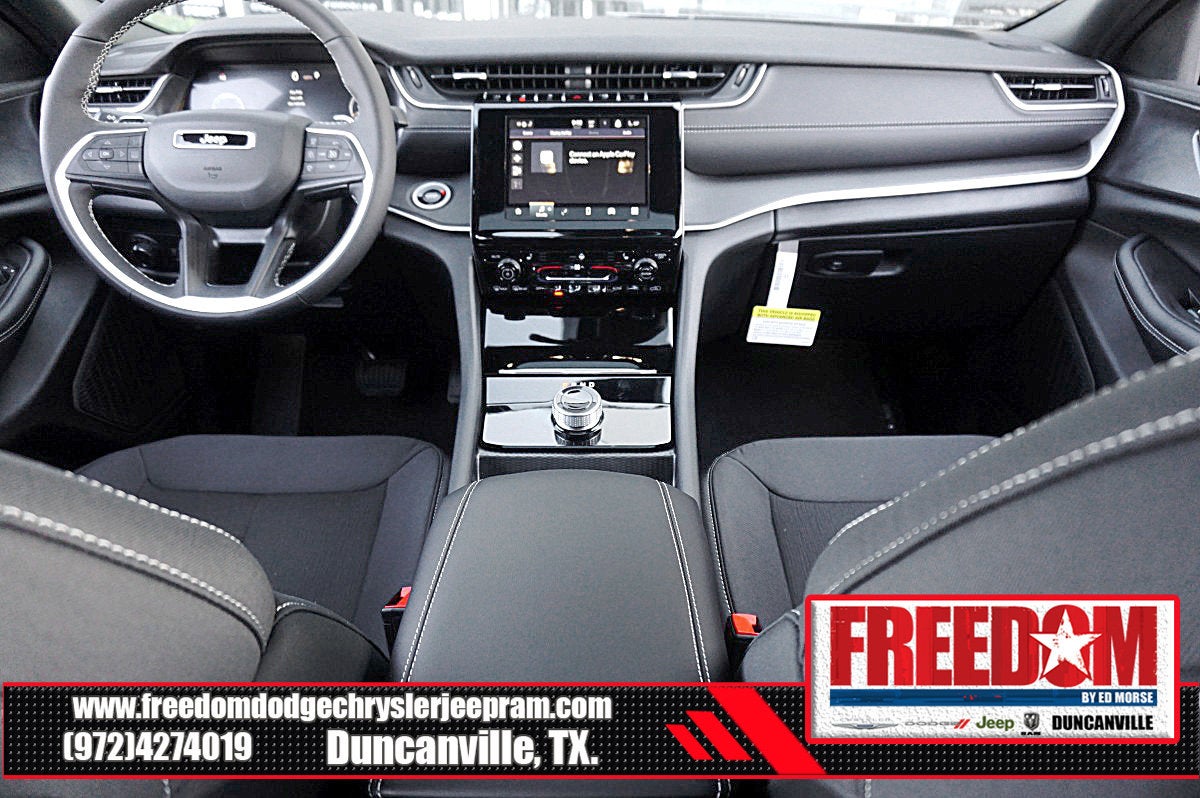 2026 Jeep Grand Cherokee Laredo