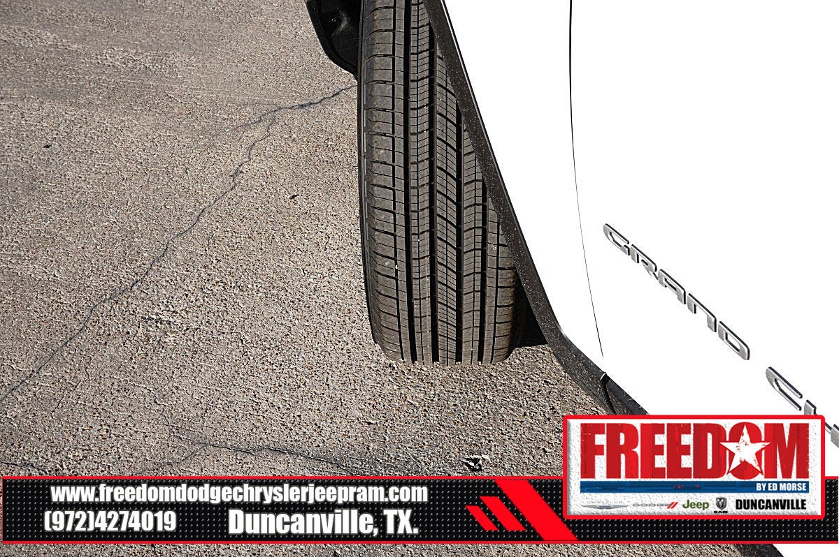 2026 Jeep Grand Cherokee Laredo