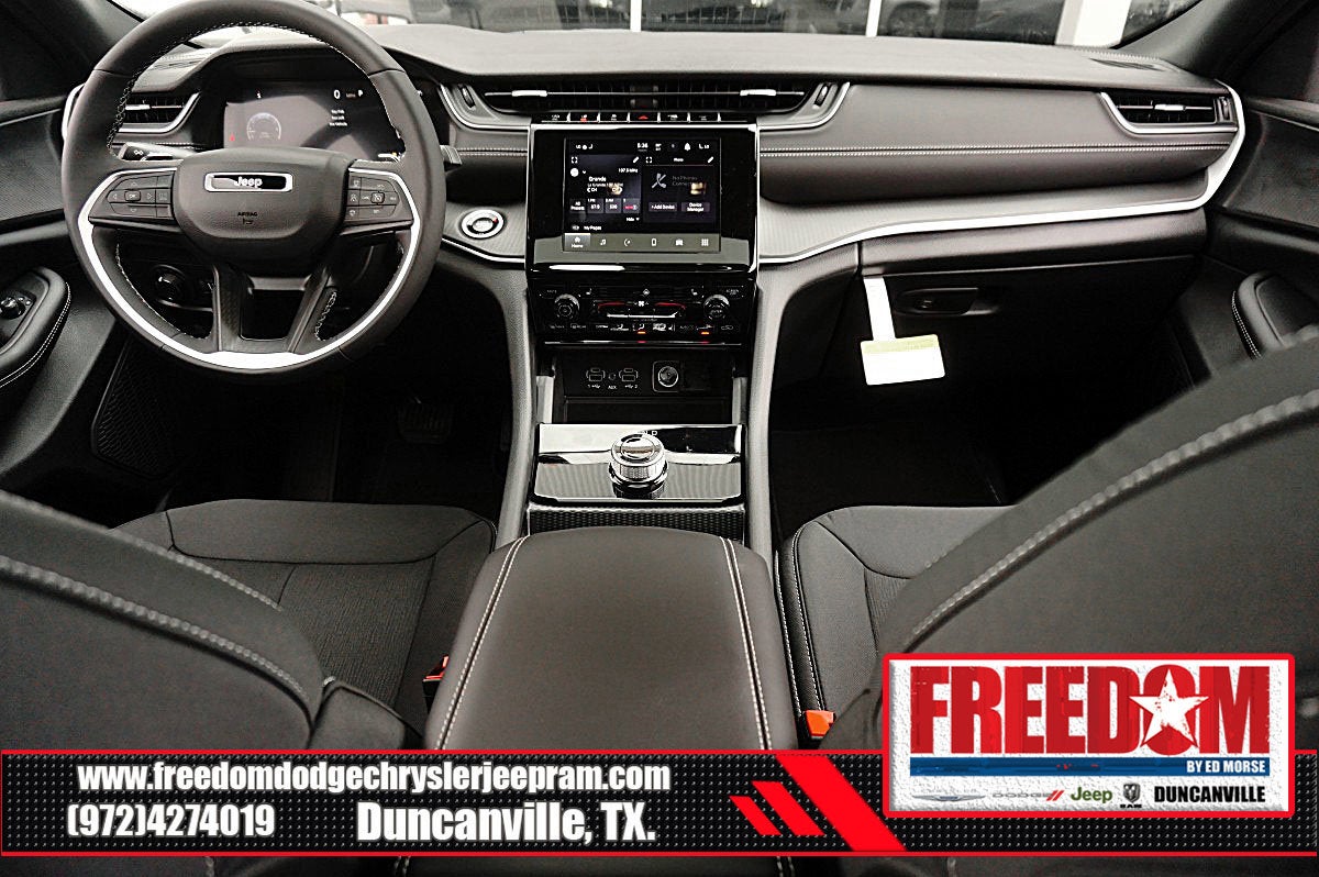 2026 Jeep Grand Cherokee Laredo