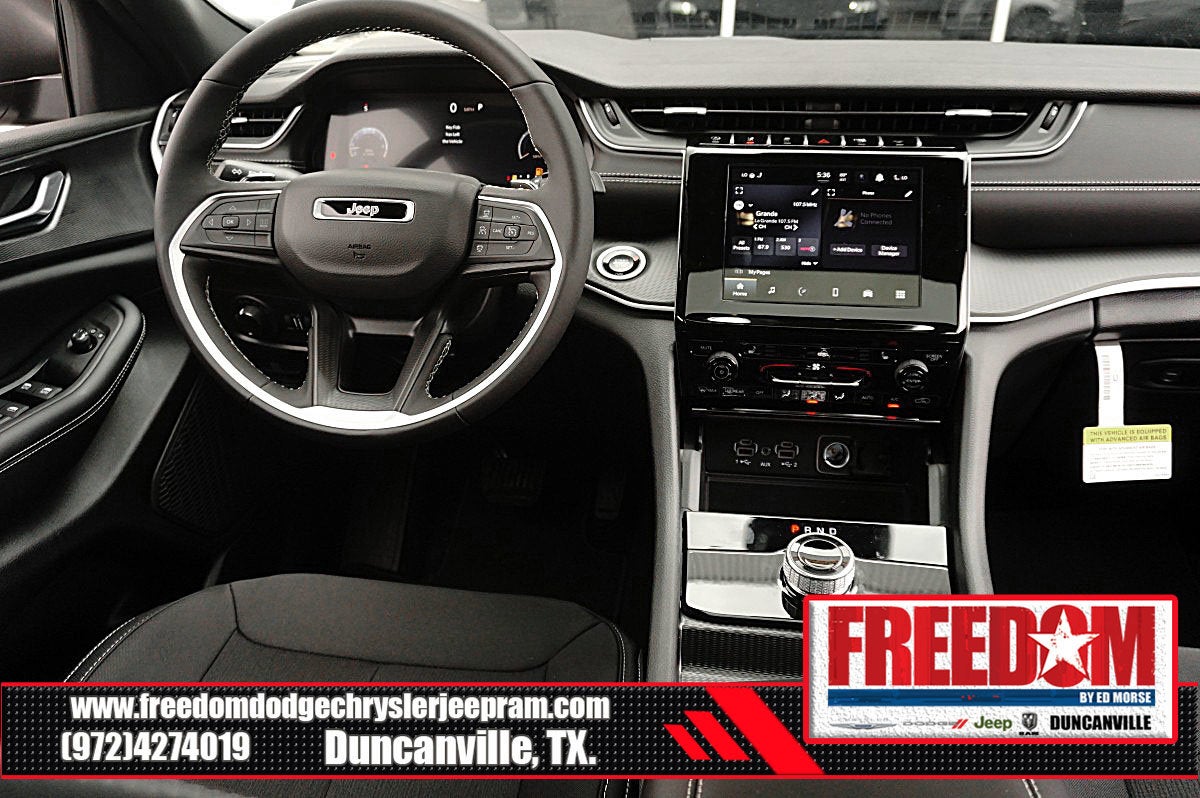 2026 Jeep Grand Cherokee Laredo