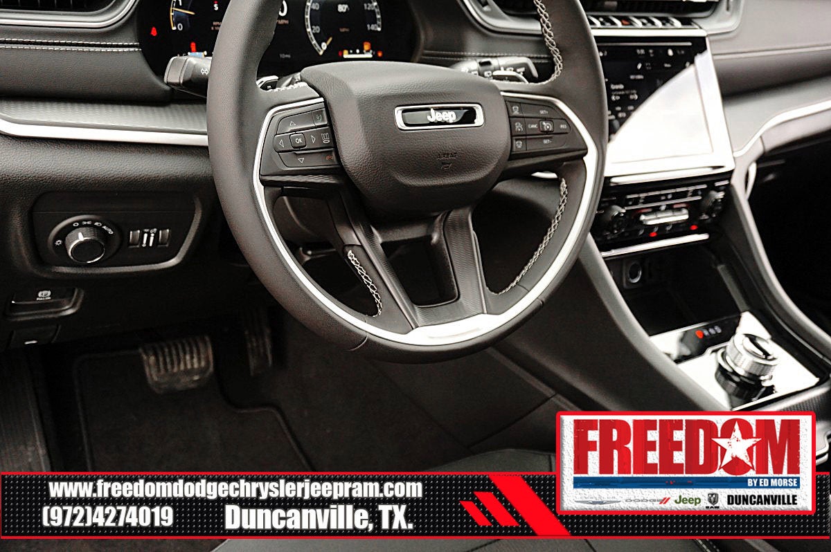 2026 Jeep Grand Cherokee Laredo