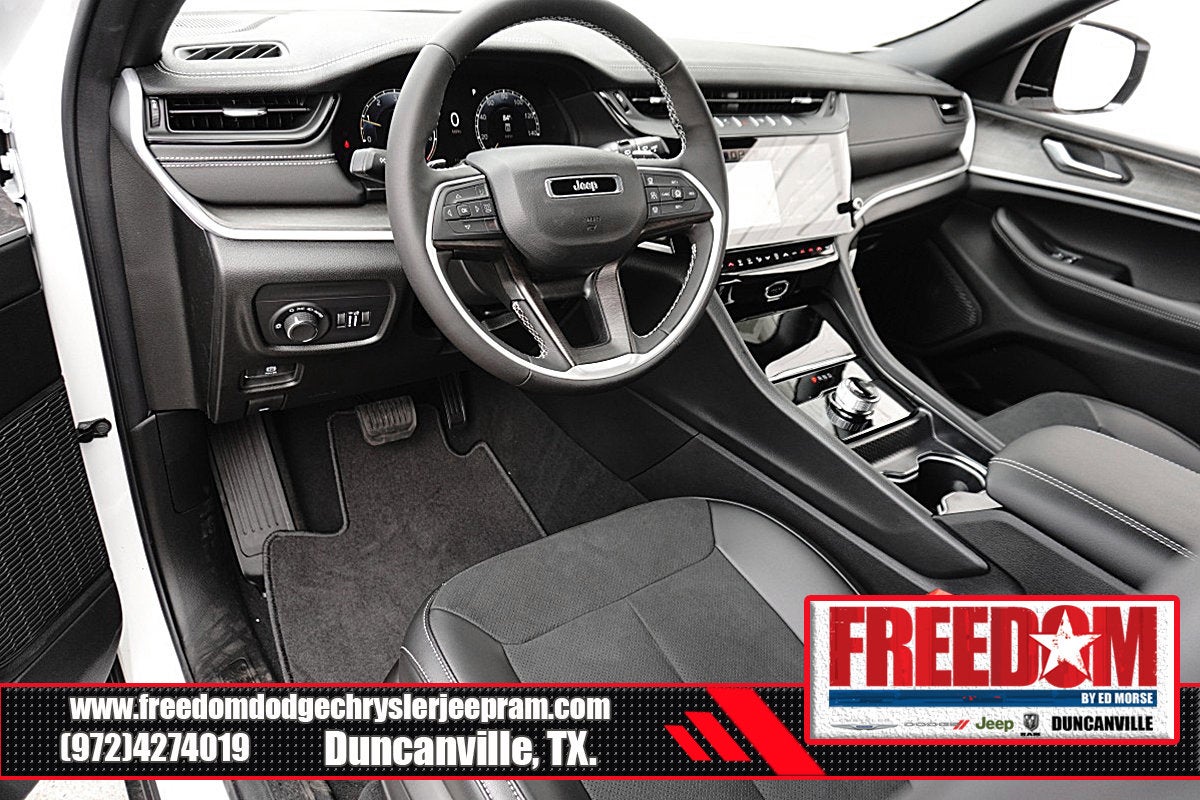 2026 Jeep Grand Cherokee Laredo Altitude
