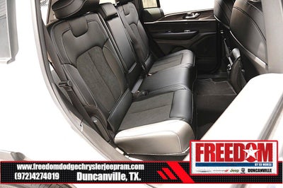 2026 Jeep Grand Cherokee Laredo Altitude