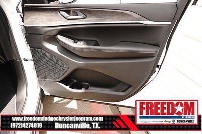 2026 Jeep Grand Cherokee Laredo Altitude