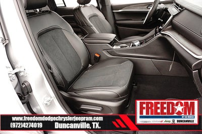 2026 Jeep Grand Cherokee Laredo Altitude