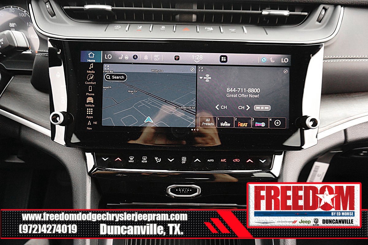 2026 Jeep Grand Cherokee Laredo Altitude
