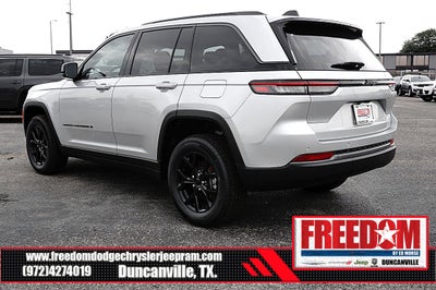 2026 Jeep Grand Cherokee Laredo Altitude