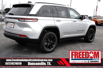 2026 Jeep Grand Cherokee Laredo Altitude