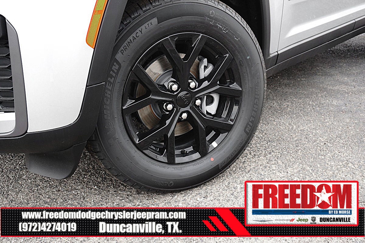 2026 Jeep Grand Cherokee Laredo Altitude