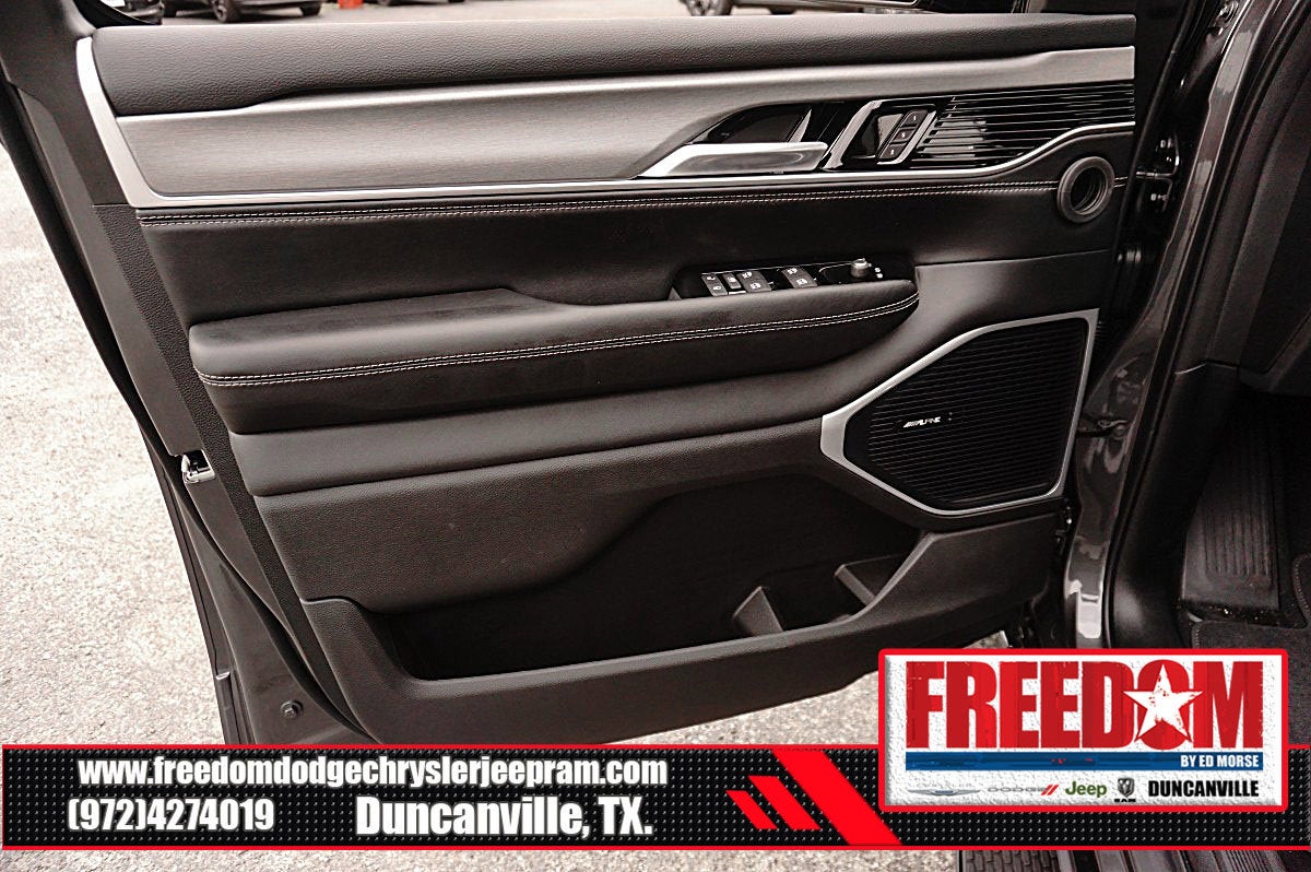2026 Jeep Grand Wagoneer 4x2