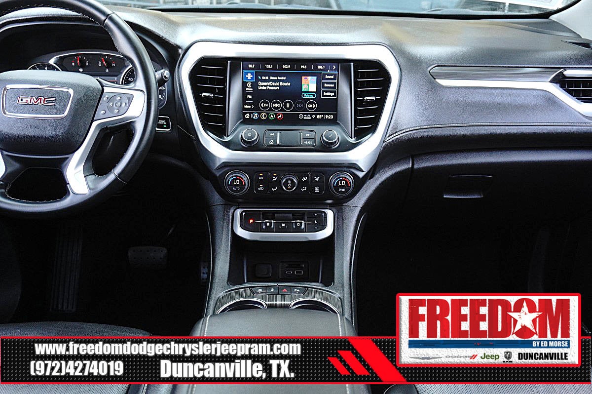 2023 GMC Acadia SLT