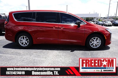 2027 Chrysler Pacifica Select
