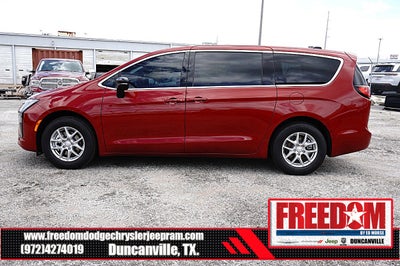 2027 Chrysler Pacifica Select