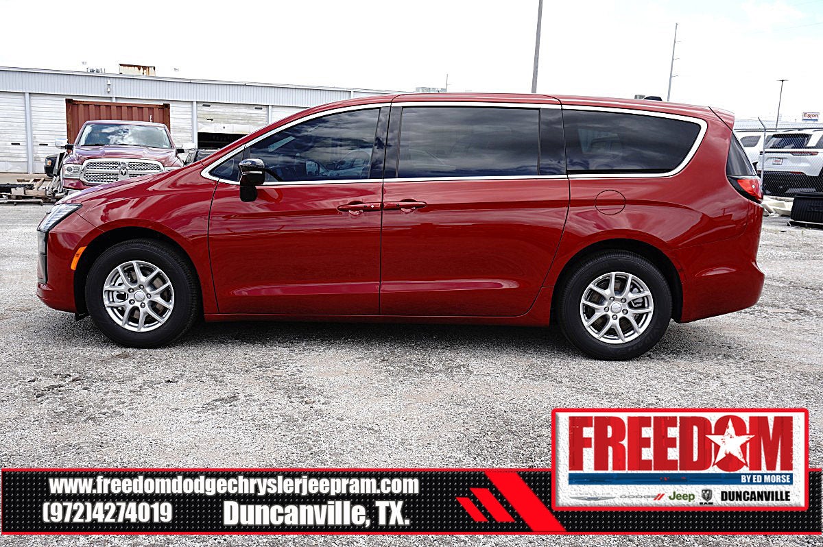 2027 Chrysler Pacifica Select