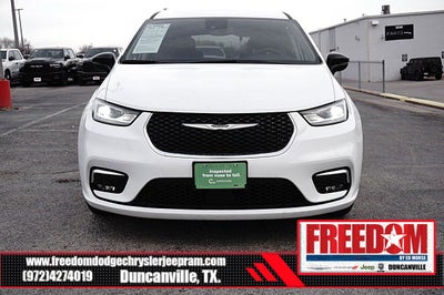 2024 Chrysler Pacifica Touring L