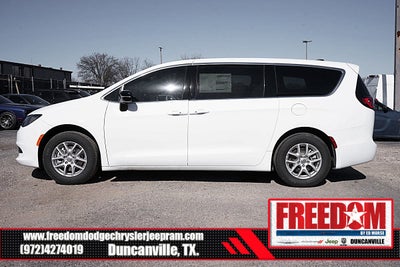 2025 Chrysler Voyager LX